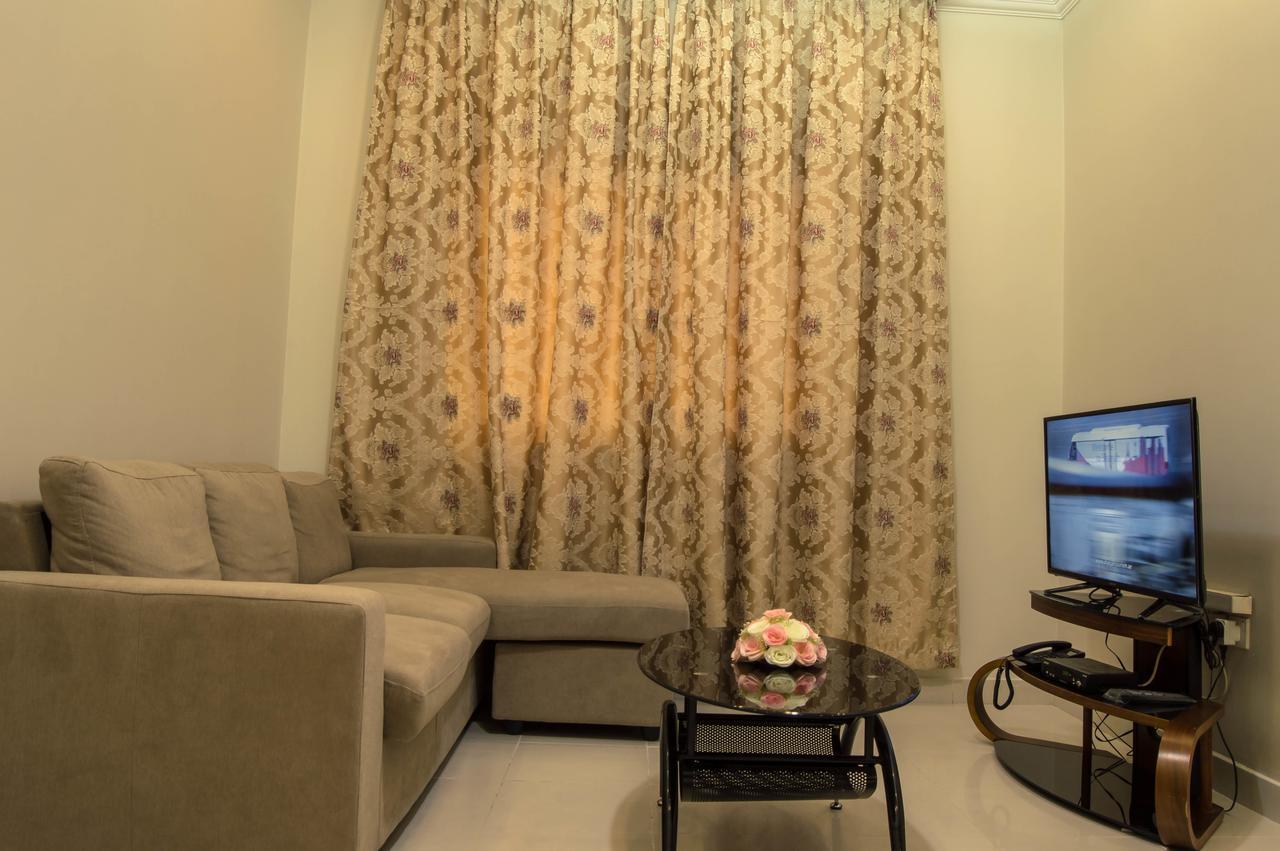 Wardah Hotel Apartments Sharjah Exterior foto